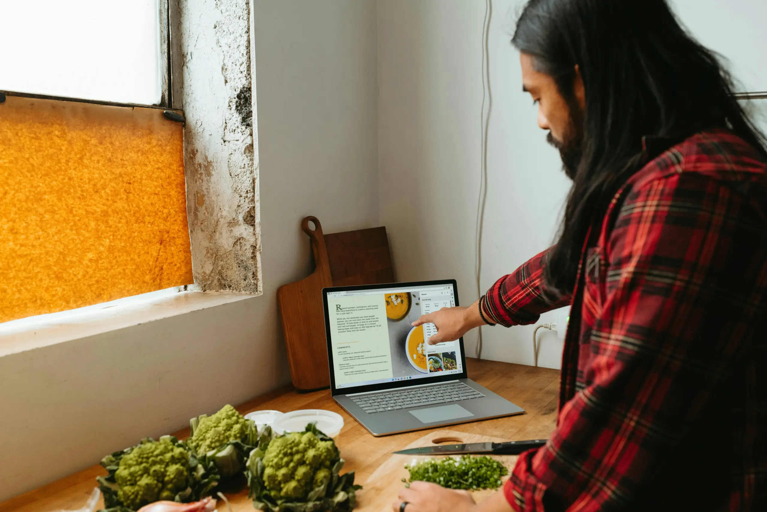 Meal prep ordering flow showing contextual add-ons based on selected meals, dietary filters, plan size, delivery day, and menu cycle.